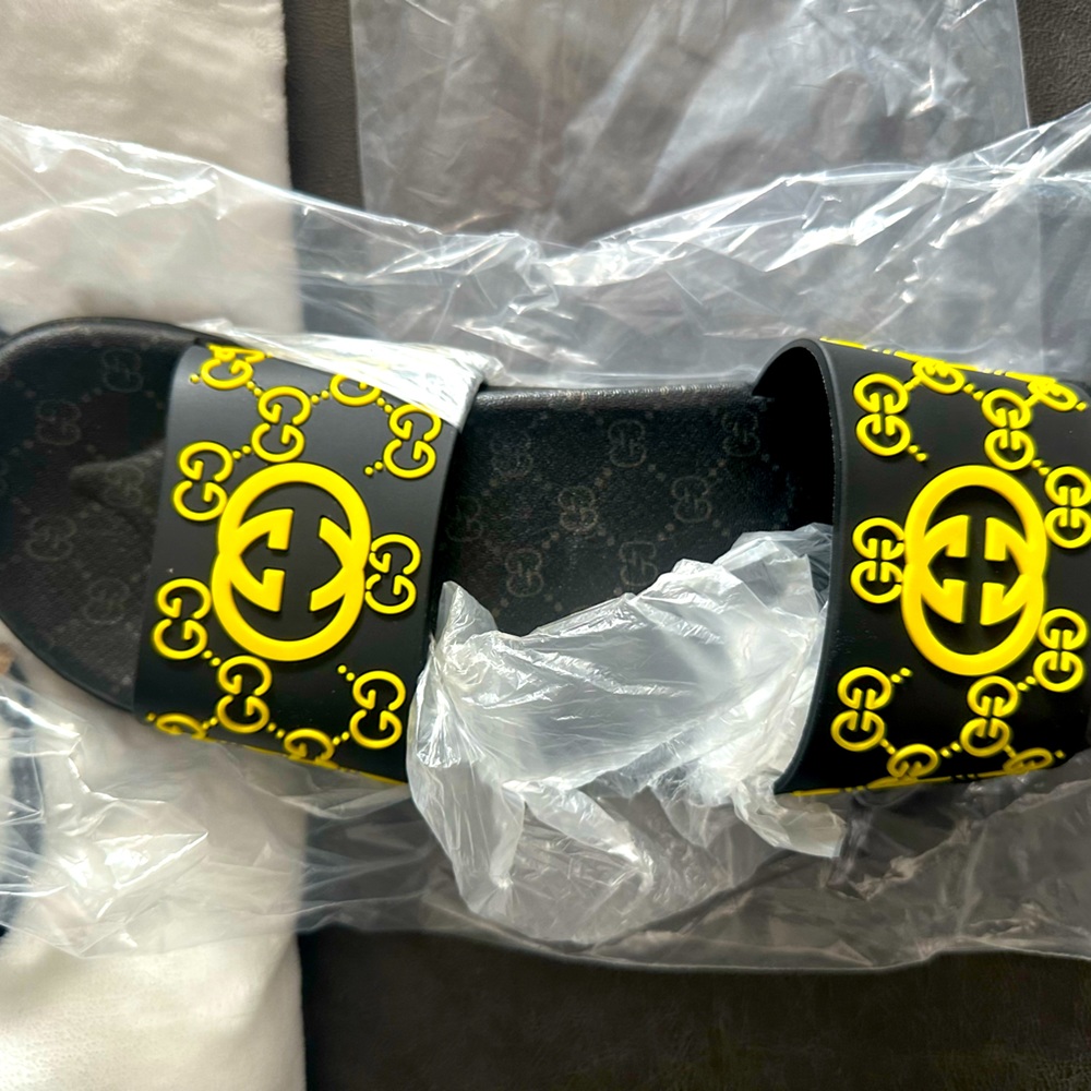 Kids sandals